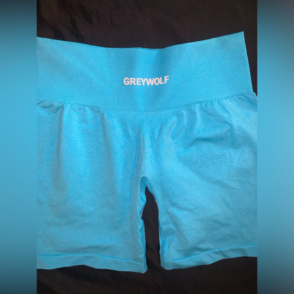 Grey wolf - Picture 3 of 3